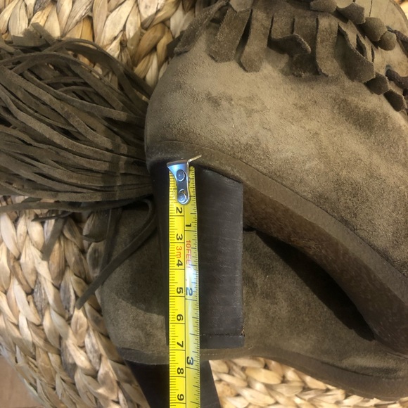 Ron White “ All day heels” Suede Booties with fringe and tassels , size 7,5 (38) - Picture 9 of 9